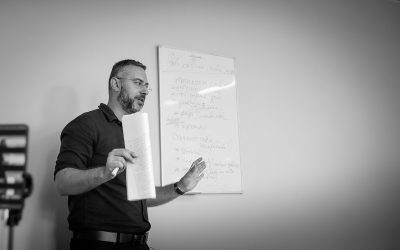 Хвалить себя больше